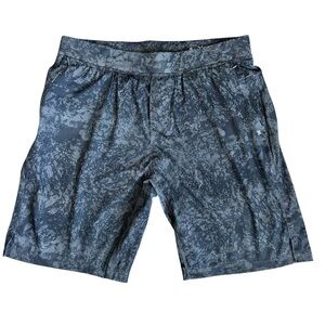 Kenneth Cole Lightweihht 4 way Stretch Wayer Repellant Shorts size medium